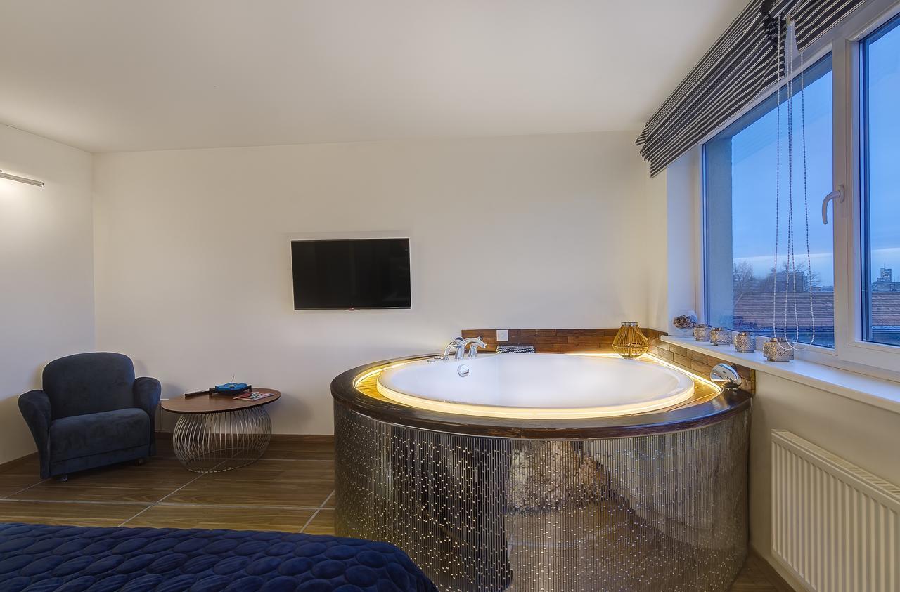 June Street Spa Apartments วิลนีอุส ภายนอก รูปภาพ